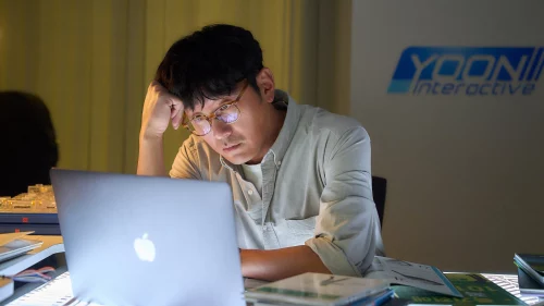 Đầu Xuôi Đuôi Đút Lót - Lobby